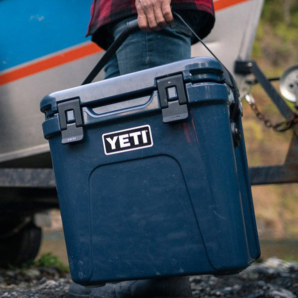 YETI Roadie 24 Hard Cooler, Navy